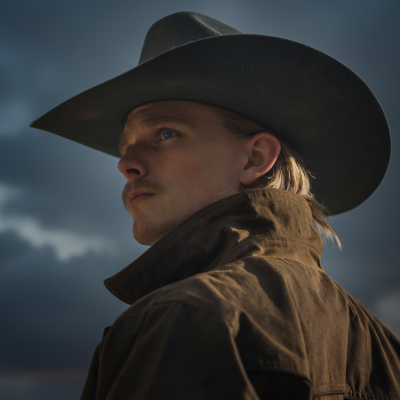 Country Newcomer Austin Michael Releases Raw, Country Confessional “Back On A Barstool”