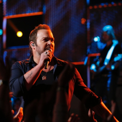 Lee Brice Takes Center Stage on NBC’s Emmy Award Winning “The Voice”