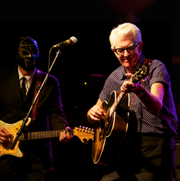 Nick Lowe & Los Straitjackets ‘The Quality Holiday Revue Live’/ Yep Roc
