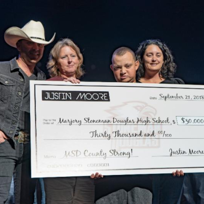 Justin Moore Donates $30,000 to Parkland, Florida High School’s MSD Fund Honoring the Heroes, Victims and ﻿Survivors of Gun Violence In Schools