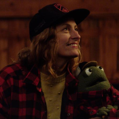 Sarah Harmer Duets With Frog Friend In New Video
