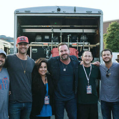 From Proposals and Periscope To a Mixtape of New Music, Lee Brice Delivers For His Fans