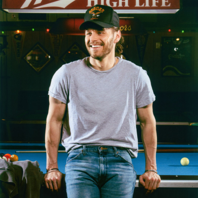 Warren Zeiders Takes Another Shot At Love In New Single, “Drinking Game”