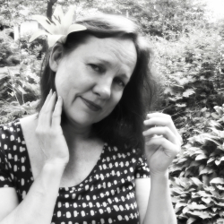 Iris DeMent Embarks On Spring Tour Following Release of Acclaimed Album The Trackless Woods