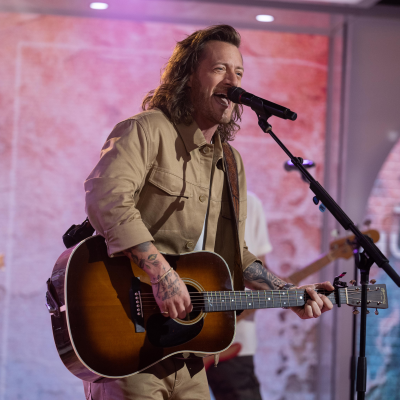 Tyler Hubbard performs “Back Then Right Now” on TODAY